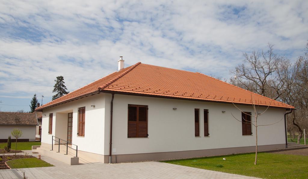 Kakasszeki Vendeghaz Hotel Szekkutas Luaran gambar